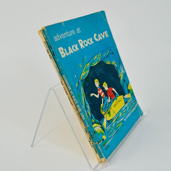 The Secret Valley Adventure at Black Rock Cave Books Lot of 2 Vintage - Picture 2 of 4